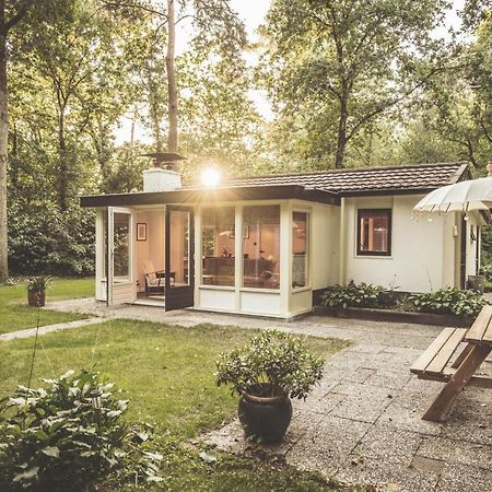 Boshuisje op de Veluwe Nunspeet Buitenkant foto