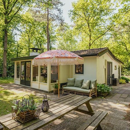 Boshuisje op de Veluwe Nunspeet Buitenkant foto