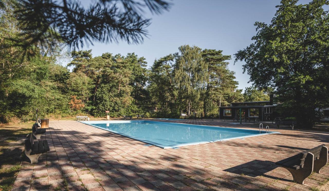 Boshuisje op de Veluwe Nunspeet Buitenkant foto